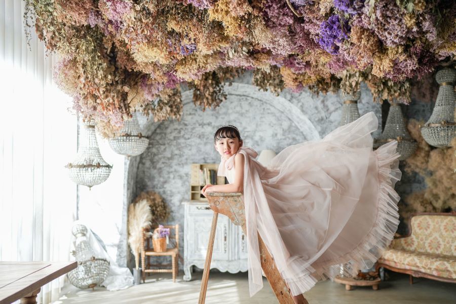 ドレスがゆらめく